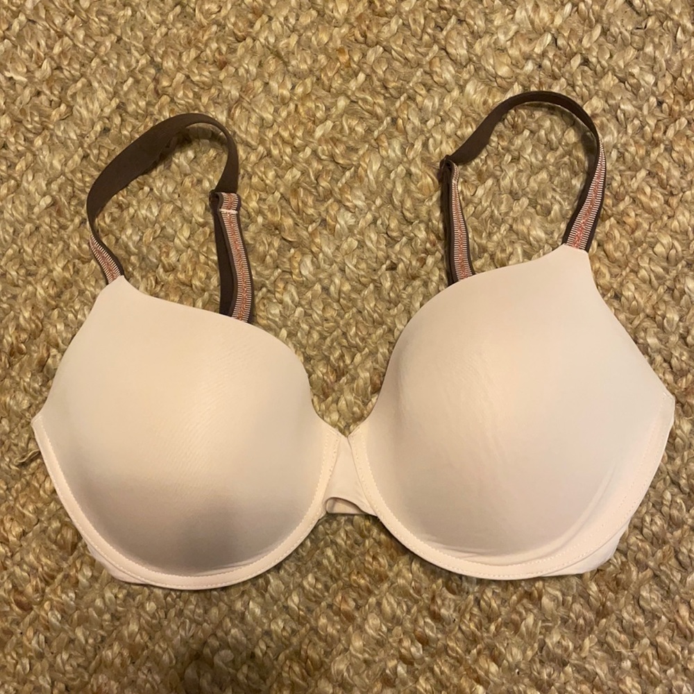 Victoria Secret T-shirt Bra size 34DDD